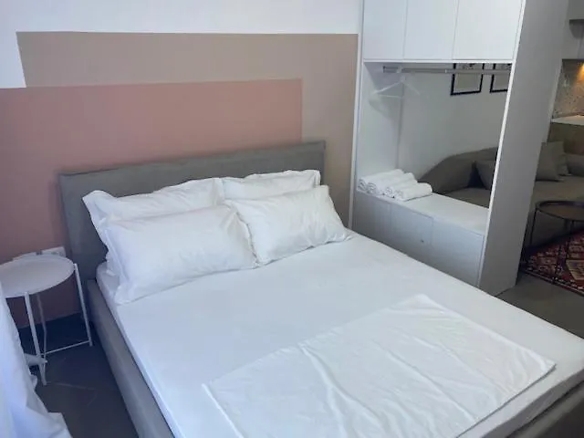 Apartment Lulu Suites - Studio Golem